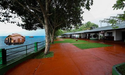 ILLIKKALAM LAKESIDE COTTAGES